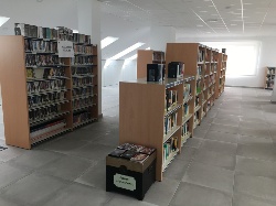 biblioteca 2